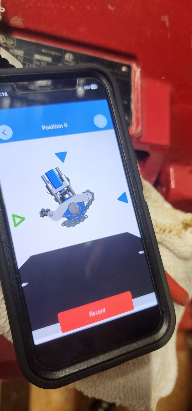 Phone app guiding the alignment measurement sweep to position 9 on the shaft